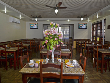 Café da Manhã -  Hotel Colonial - Santanésia - Barra do Piraí